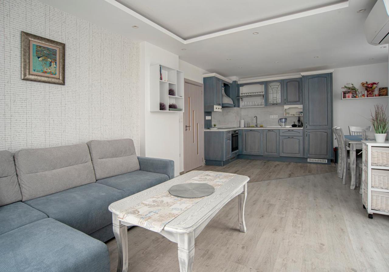 Sunny & Stylish Brand New 2Bdr Apartment + Parking София Екстериор снимка