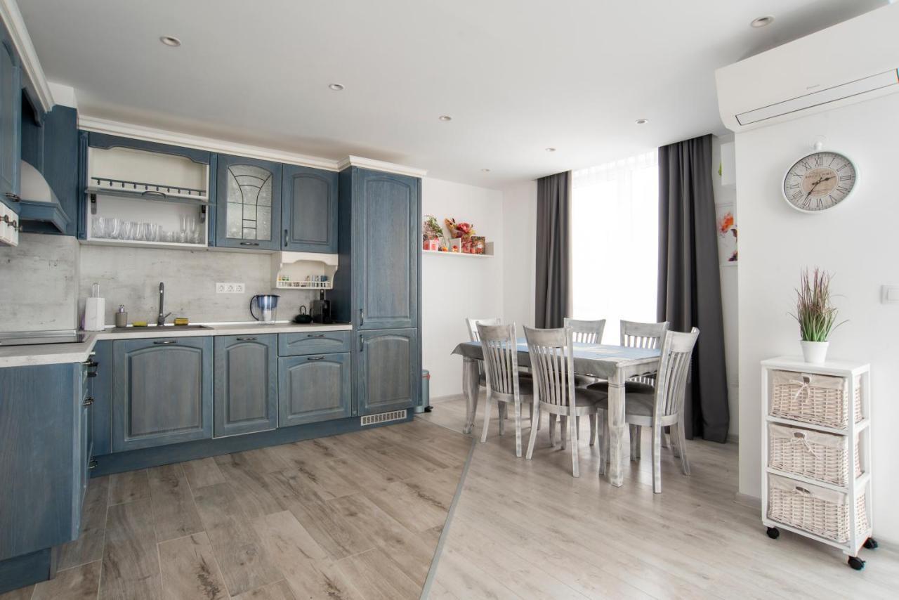 Sunny & Stylish Brand New 2Bdr Apartment + Parking София Екстериор снимка
