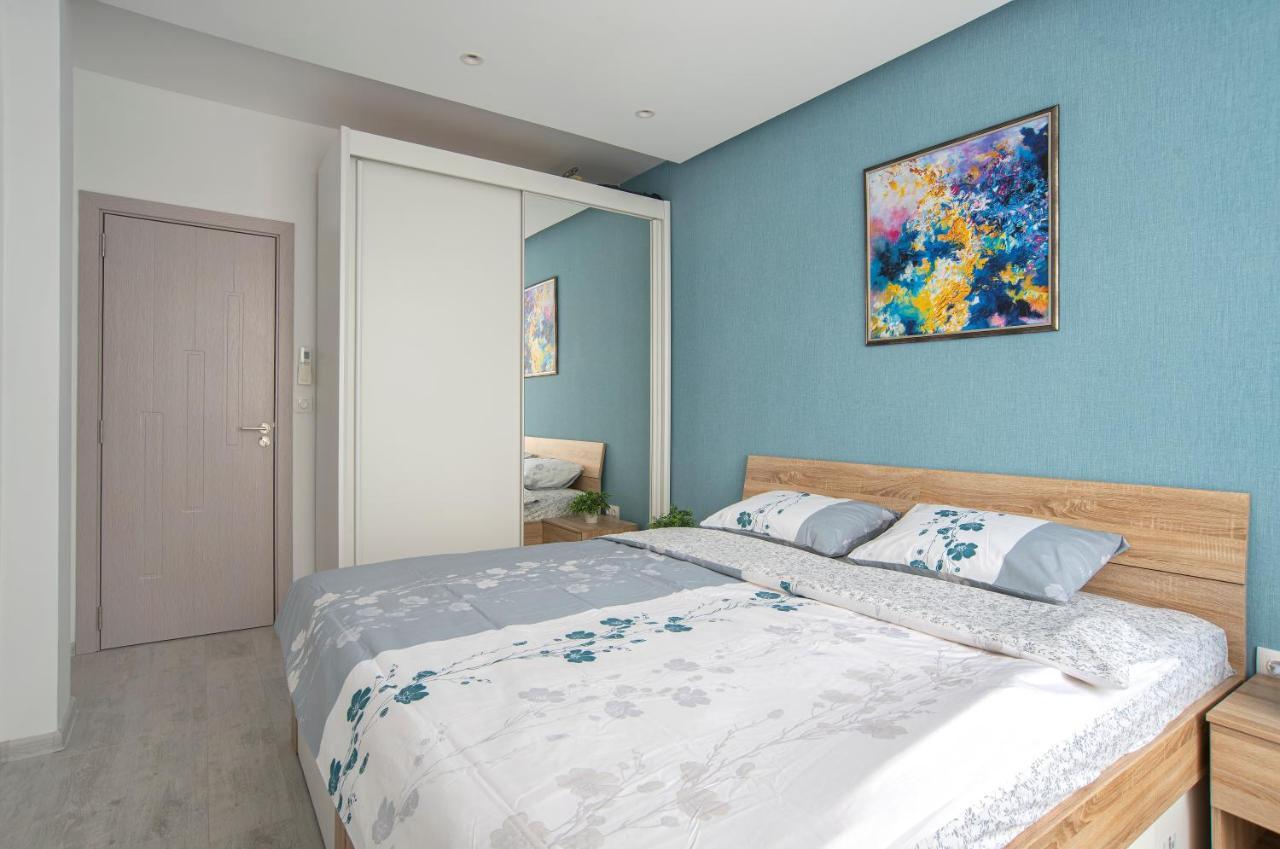 Sunny & Stylish Brand New 2Bdr Apartment + Parking София Екстериор снимка